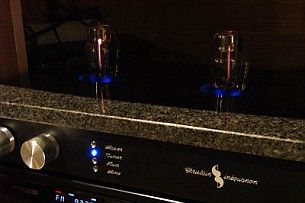 Sr8 C'est beau un préamp la nuit ... Surtout un Sinequanone.