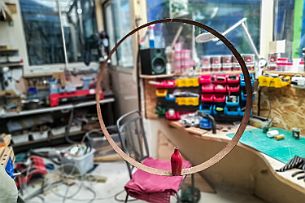 sculpture Pichon-9 Pendant que la première couche sèche, je vais fixer la rouille au rustol, et je rajouterai des pigments ocre pour retrouver son aspect.