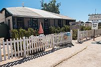 Australie 0403 2558 - Stromatolithes Le bourg d'Hamelin. La boutique qui fait tout. Restaurant aussi.