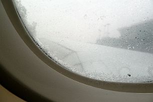 P1020634 Transit Aéroport de Séoul . Il neige ...