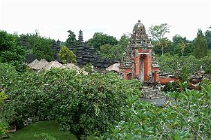 P1020734 Temple Pura Tutup