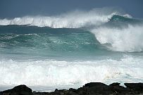 P1080284 Les rochers en moins, un beau spot de surf.