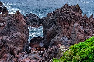 Perriere-Coree1084-2a En dehors du sable, la région est volcanique (l'ile est un ancien volcan dont les couloirs de lave se visitent).