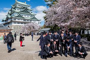 Japon -8657 L'assise en pierres est parfois si jointives qu'une carte de crédit ne pourrait pas y passer.