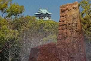 Japon -0977 Initialement fait de granit, le plan de base imite celui du château Azuchi. Toyotomi souhaite bâtir une réplique du château d'Oda