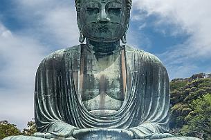 Japon -7087 Aux origines d'ailleurs, dès sa sculpture en 1252 pour remplacer la précédente version en bois abîmée par une tempête.