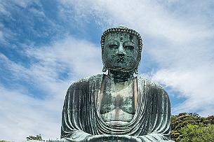 Japon -7094 Les intempéries ont, siècle après siècle, érodé sa couverture dorée mais en scrutant la statue avec attention, on peut en voir des traces.
