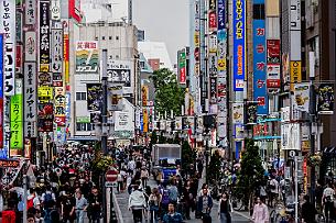 Japon -7729 ... / ... ou l'inverse, bruyantes et populeuses. Mais sans pollution (bien moins que la campagne et ces usines infernales).