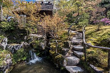Nara Yoshikien Garden