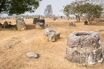 Plaines des jarres et grottes mémoriales