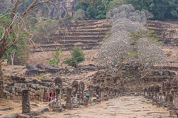 La boucle de Pakse à moto et bateau