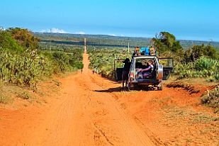 MAD01687 Une pause avant la ligne droite. La piste est assez bonne, chance !