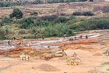 Tuléar à Ihorombe Saphirs compris