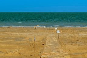 PERRIERE-OUZBEKISTAN_18462-Dx null