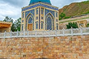 PERRIERE-OUZBEKISTAN_15073-Dx-Modifier null