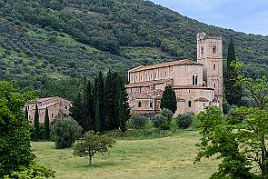 Toscane Perriere T 1307 Abbaye de San Antimo près de Montalcino.