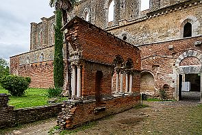 Toscane Perriere W 2001-HDR