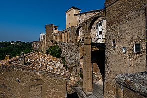 Toscane Perriere W 2434 Un Aqueduc amène toujours de l'eau à la ville