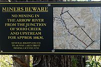 NZ -8578 Une concession aurifère. Interdit de ramasser quoique ce soit sur le tronçon indiqué.