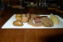 P1030628 Colvert (canard sauvage) cuit basse température, cuisse cuisinée au moût de raisin, cèpes, Pomme de terre d'Eysnines, crémeux de panais