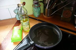 Courgettes_farcies_002 Quinoa pilaf ? Faites revenir le Quinoa à l'huile et quand il est roux, rajoutez de l'eau petit à petit jusqu'à absorbtion.