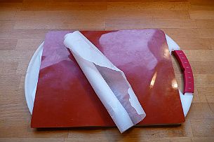 Ustensiles_021 Planche à découper, plaque silicone de cuisson, papier cuisson