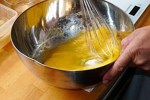 Genoise_006 Battre jusqu'à blanchir les oeufs