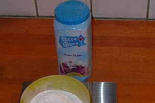 Macaron_simple_003 200 g de sucre glace