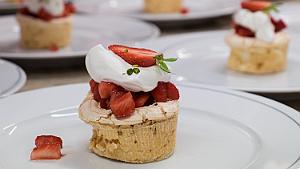 JM.Gautier - 04 - Pavlova Fraises 008 Pavlova aux fraises et agrumes, crême au mascarpone